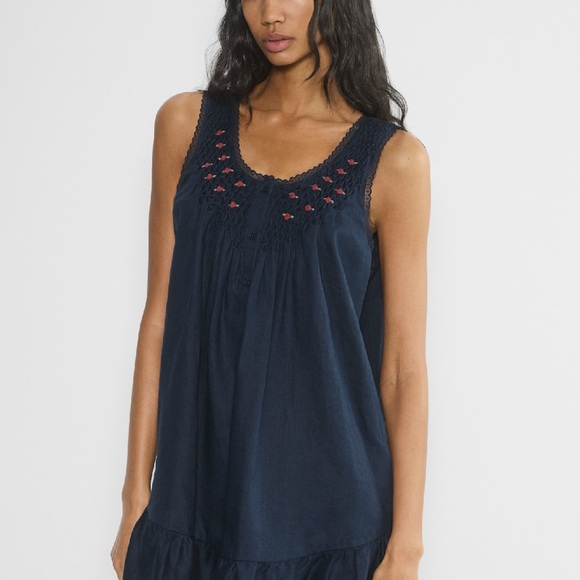 Aritzia Dresses & Skirts - Aritzia Karina Linen Dress